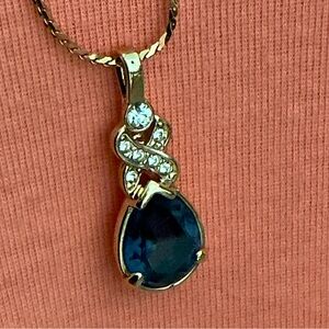 Elegant Gold and Blue Pendant Necklace
